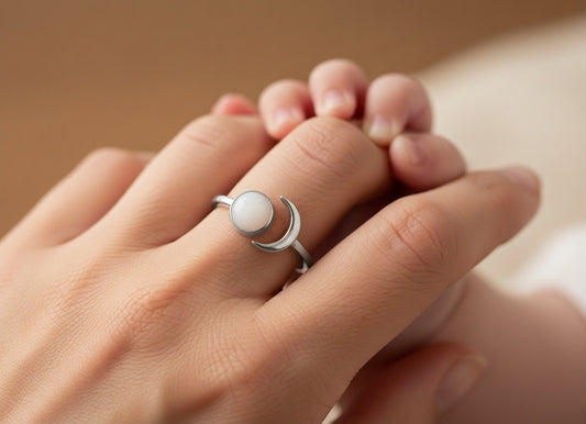 Bague Réglable Lait Maternel LUNE - Bijou Ajustable Croissant