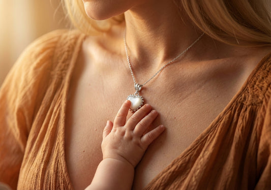 Pendentif Cœur Boho Lait Maternel - Bijou Souvenir Allaitement Artisanal