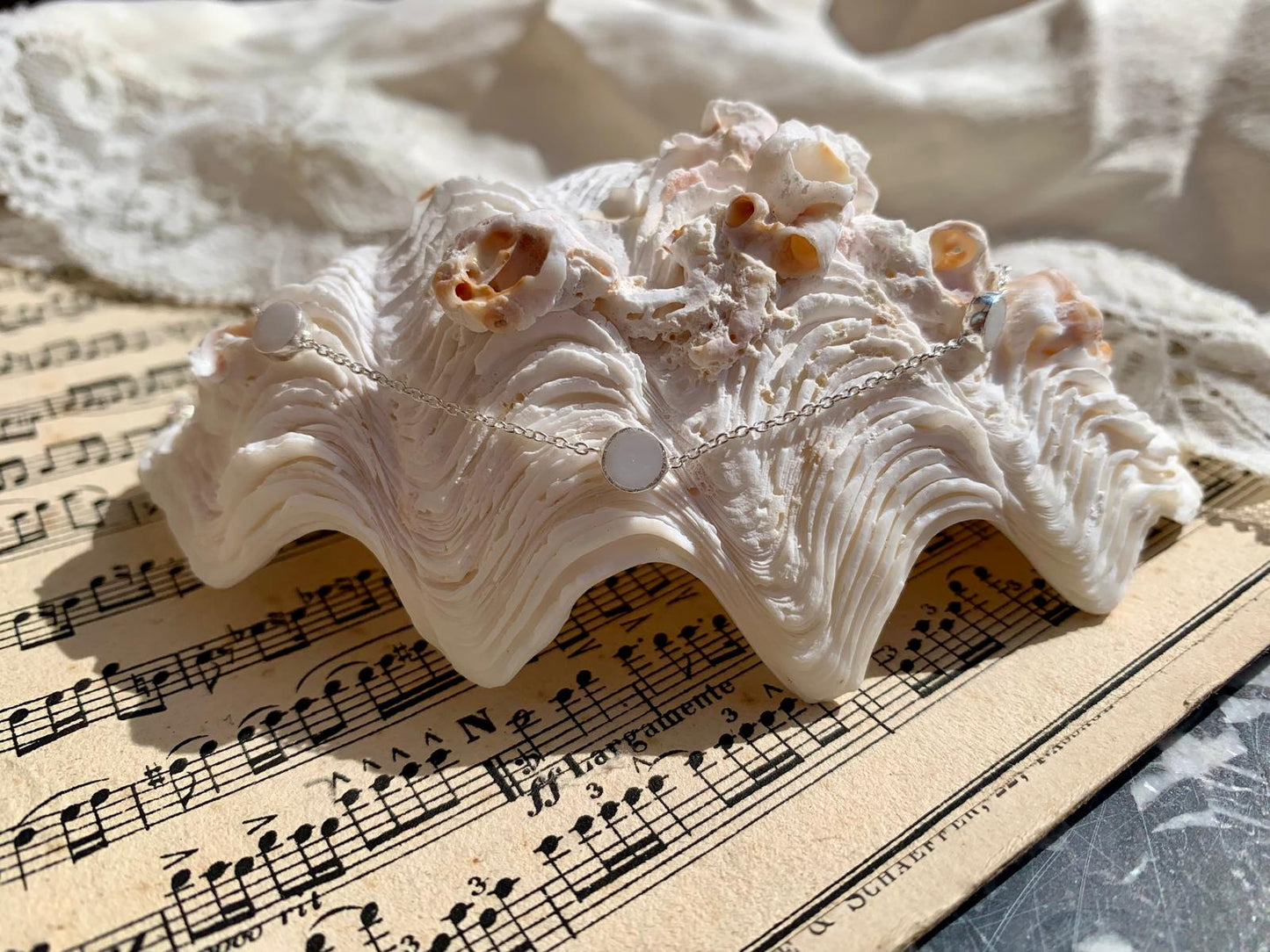 Bracelet Lait Maternel Élégant - Bijou Souvenir Allaitement Artisanal