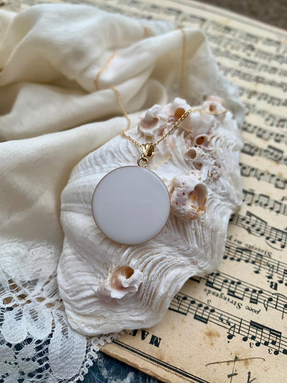 Médaillon Lait Maternel 2cm - Bijou Souvenir Allaitement Artisanal Suisse